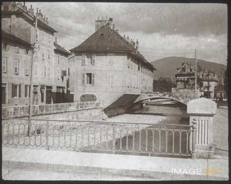 Ponts et restaurants (Chambéry)